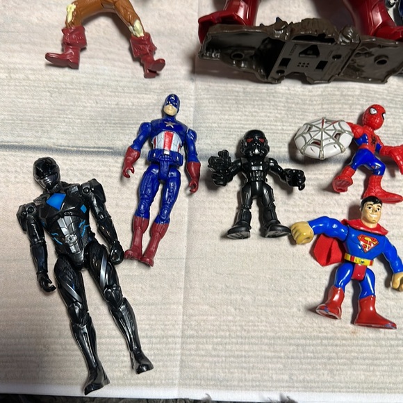 Lot of 29 random action figures - Picture 2 of 6